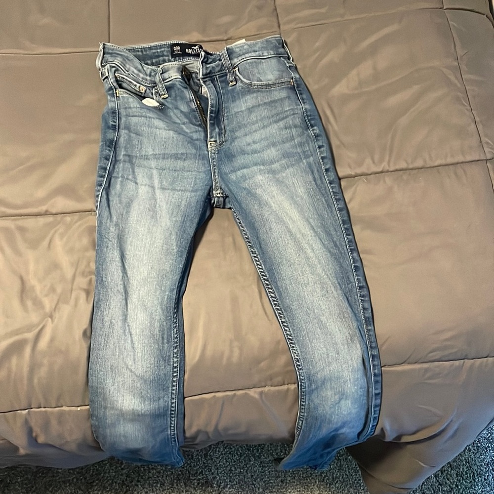 HIGH-RISE SUPER SKINNY HOLLISTER